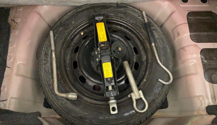 2016 Mahindra Kuv100 K6 5 STR, Petrol, Manual, 79,691 km, Spare Tyre