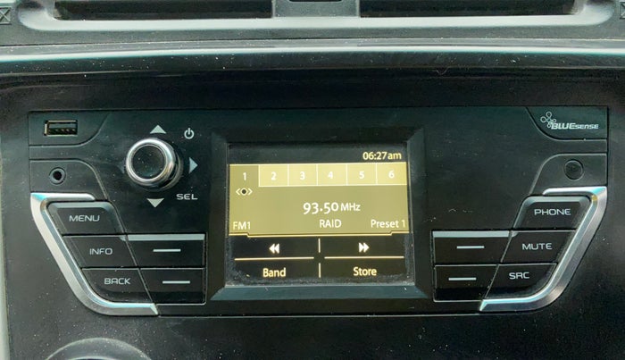 2016 Mahindra Kuv100 K6 5 STR, Petrol, Manual, 79,691 km, Infotainment System