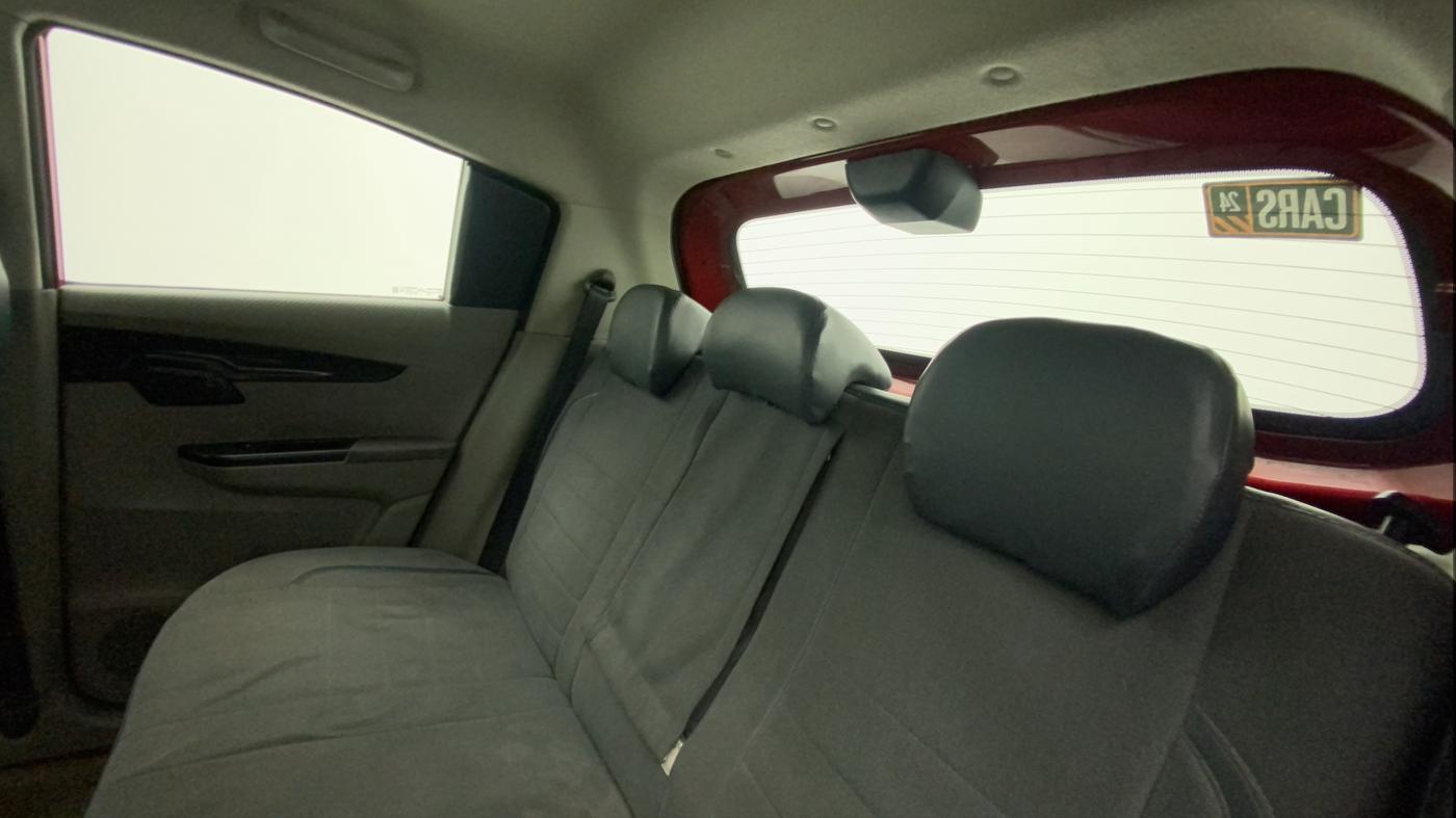 2016 Mahindra Kuv100 K6 5 STR, Petrol, Manual, 79,691 km, Right Side Rear Door Cabin