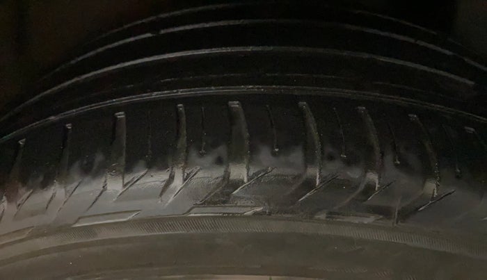 2021 Jeep Compass LIMITED (O) 2.0 DIESEL 4X4 AT, Diesel, Automatic, 41,696 km, Left Rear Tyre Tread