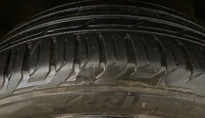 2021 Jeep Compass LIMITED (O) 2.0 DIESEL 4X4 AT, Diesel, Automatic, 41,696 km, Right Front Tyre Tread