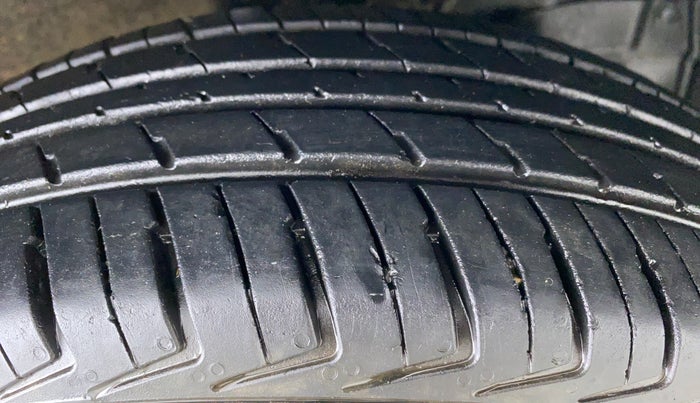 2021 Maruti New Wagon-R 1.0 Lxi (o) cng, CNG, Manual, 33,883 km, Right Front Tyre Tread