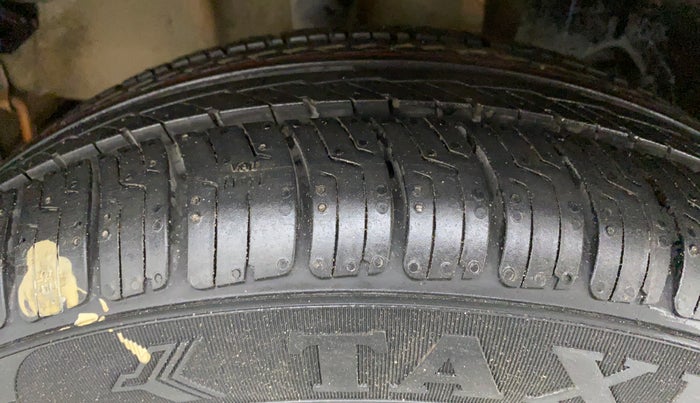 2016 Tata Tiago XT 1.2 REVOTRON, Petrol, Manual, 37,650 km, Right Rear Tyre Tread