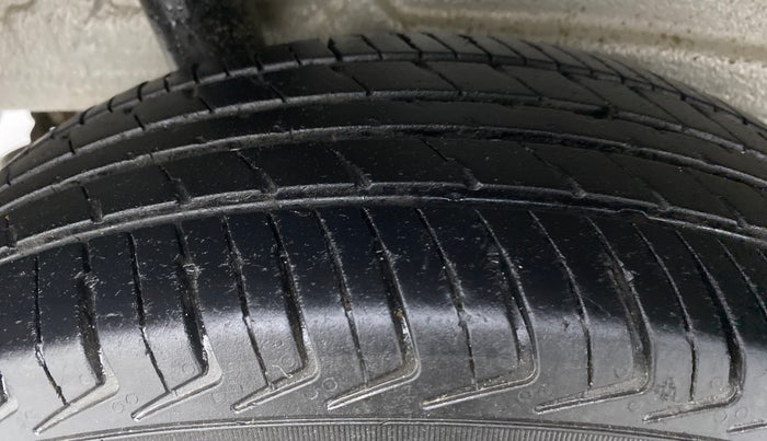 2020 Maruti New Wagon-R LXI 1.0 L, Petrol, Manual, 47,198 km, Right Rear Tyre Tread