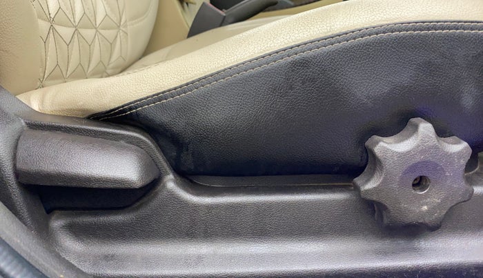 2015 Hyundai Verna FLUIDIC 1.6 CRDI S(O) 4S, Diesel, Manual, 99,607 km, Driver Side Adjustment Panel