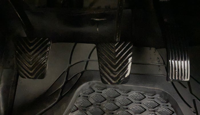 2015 Hyundai Verna FLUIDIC 1.6 CRDI S(O) 4S, Diesel, Manual, 99,607 km, Pedals