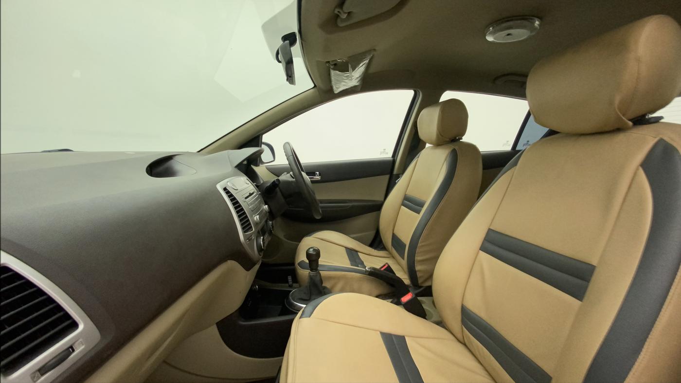 2010 Hyundai i20 MAGNA (O) 1.2, Petrol, Manual, 65,702 km, Right Side Front Door Cabin