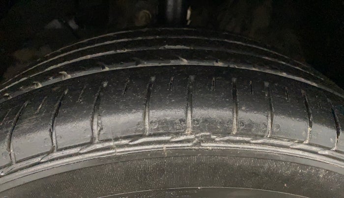 2020 Toyota Glanza G, Petrol, Manual, 84,448 km, Left Front Tyre Tread