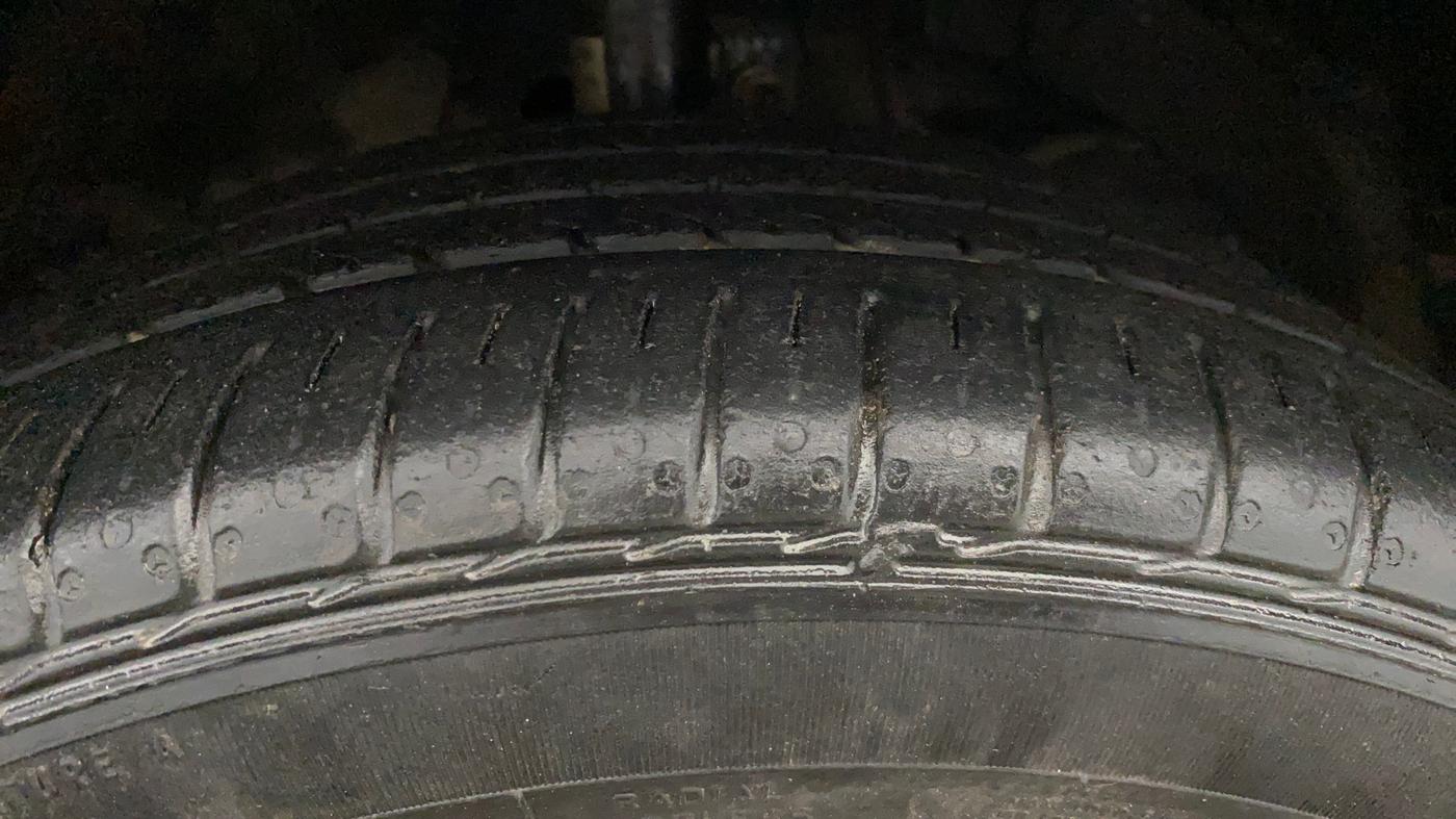 2020 Toyota Glanza G, Petrol, Manual, 84,448 km, Right Front Tyre Tread