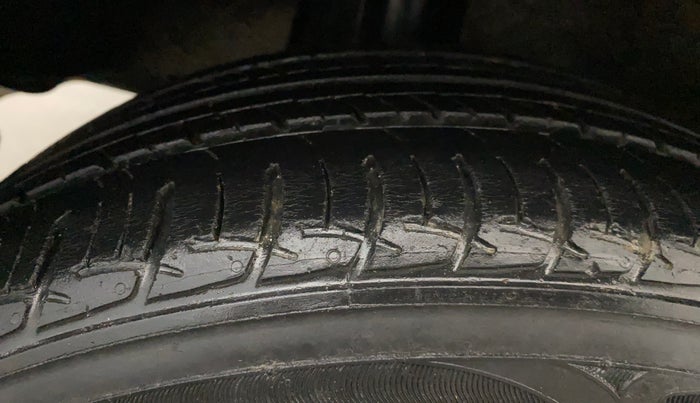 2020 Toyota Glanza G, Petrol, Manual, 84,448 km, Right Rear Tyre Tread