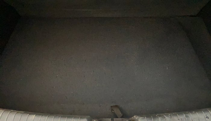 2014 Hyundai Grand i10 SPORTZ AT 1.2 KAPPA VTVT, Petrol, Automatic, 33,416 km, Boot Inside