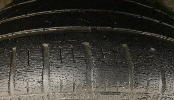 2014 Hyundai Grand i10 SPORTZ AT 1.2 KAPPA VTVT, Petrol, Automatic, 33,416 km, Right Rear Tyre Tread