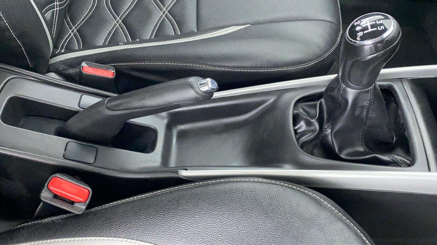 2018 Maruti Baleno DELTA PETROL 1.2, Petrol, Manual, 27,623 km, Gear Lever