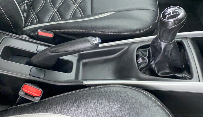 2018 Maruti Baleno DELTA PETROL 1.2, Petrol, Manual, 27,623 km, Gear Lever
