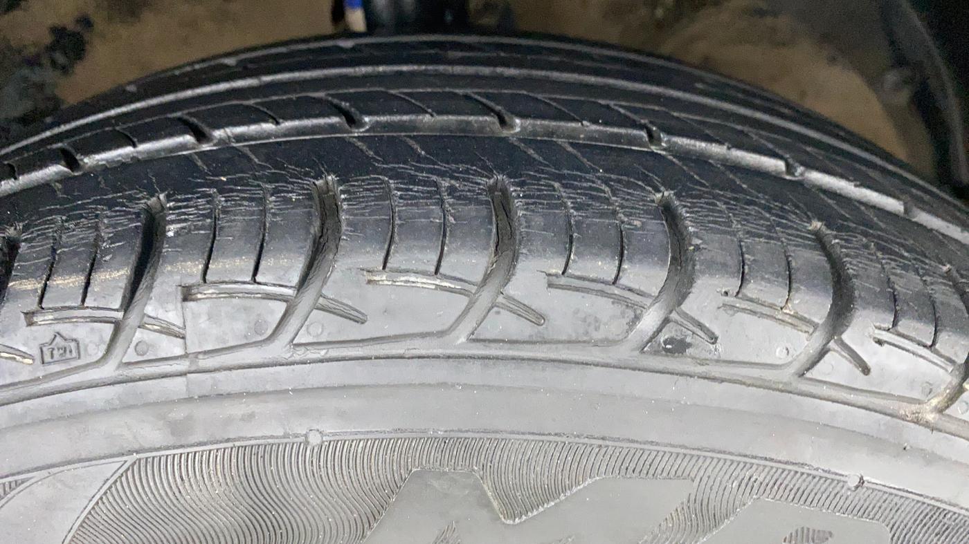 2018 Maruti Baleno DELTA PETROL 1.2, Petrol, Manual, 27,623 km, Right Front Tyre Tread