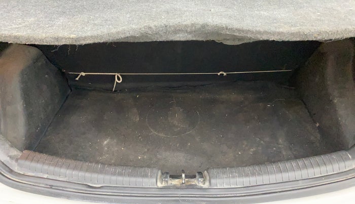 2015 Hyundai Grand i10 ASTA AT 1.2 KAPPA VTVT, Petrol, Automatic, 78,356 km, Boot Inside