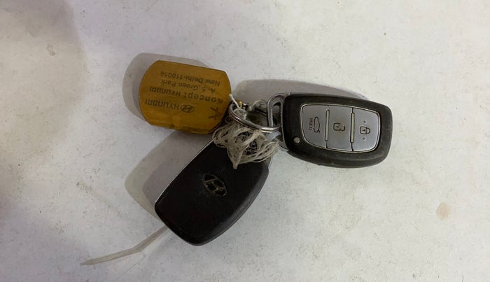 2015 Hyundai Grand i10 ASTA AT 1.2 KAPPA VTVT, Petrol, Automatic, 78,356 km, Key Close Up