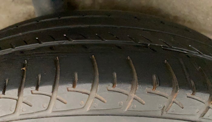 2019 Maruti New Wagon-R VXI (O) 1.2 AMT, Petrol, Automatic, 100 km, Right Rear Tyre Tread