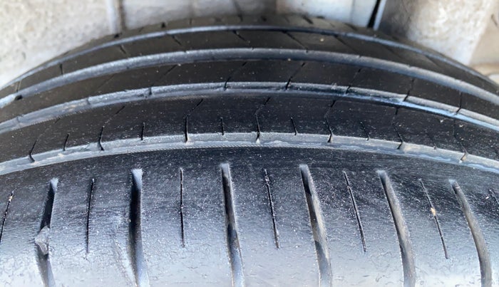 2018 Hyundai Elite i20 ASTA 1.2 (O), Petrol, Manual, 35,102 km, Left Rear Tyre Tread