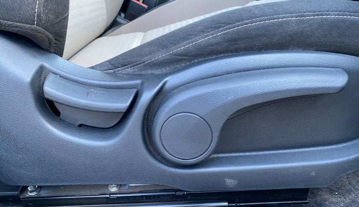 2018 Hyundai Elite i20 ASTA 1.2 (O), Petrol, Manual, 35,102 km, Driver Side Adjustment Panel