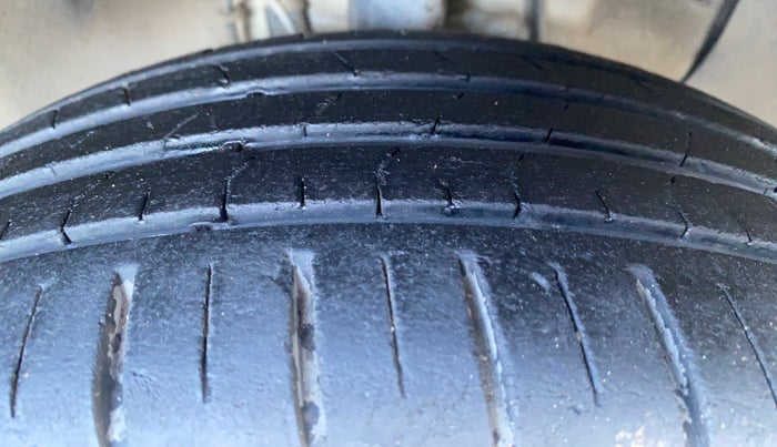 2018 Hyundai Elite i20 ASTA 1.2 (O), Petrol, Manual, 35,102 km, Right Front Tyre Tread