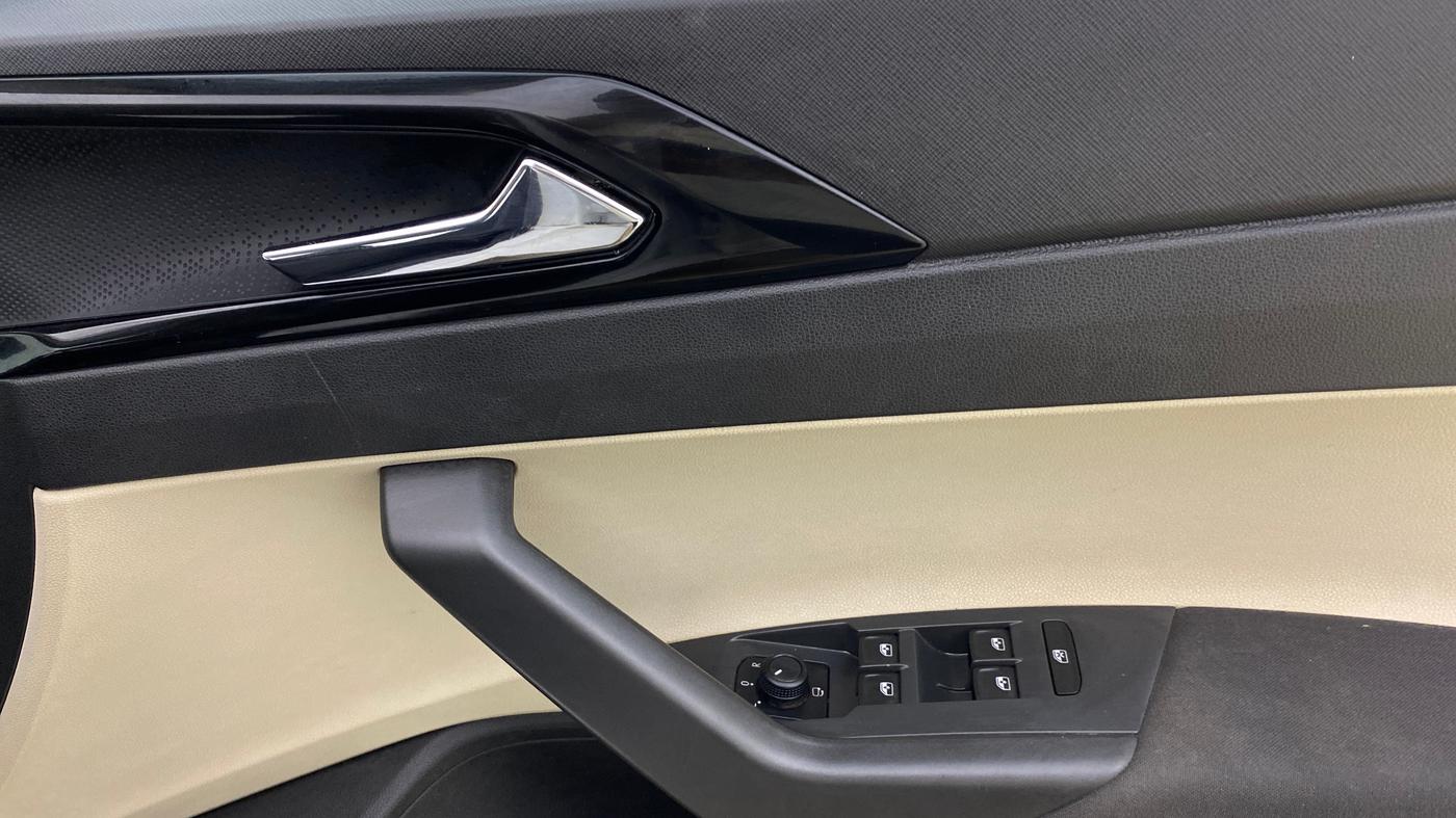 2023 Skoda SLAVIA AMBITION 1.0L TSI MT, Petrol, Manual, 49,091 km, Driver Side Door Panels Control