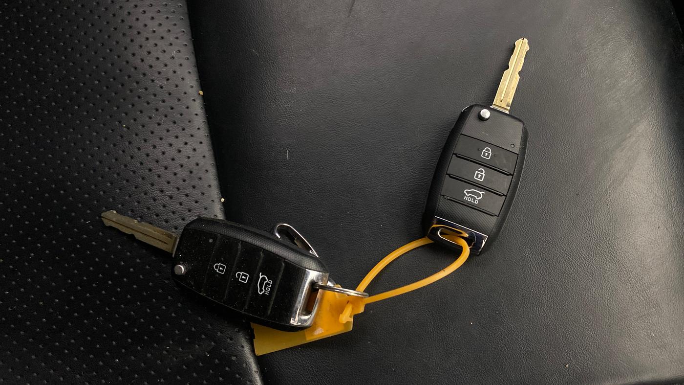 2022 KIA SONET HTK PLUS 1.2, Petrol, Manual, 73,745 km, Key Close Up