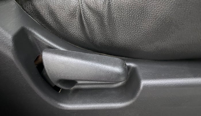 2018 Maruti Wagon R 1.0 LXI CNG, CNG, Manual, 20,650 km, Driver Side Adjustment Panel