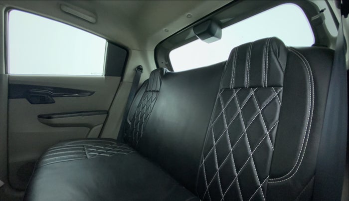 2016 Mahindra Kuv100 K4 6 STR, Petrol, Manual, 64,630 km, Right Side Rear Door Cabin