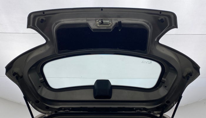 2016 Mahindra Kuv100 K4 6 STR, Petrol, Manual, 64,630 km, Boot Door Open