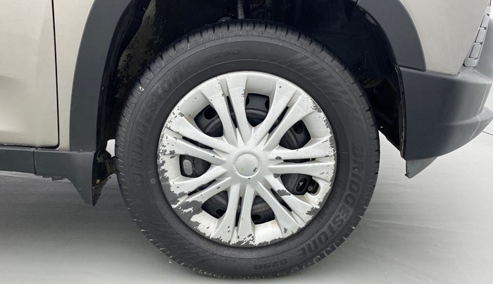 2016 Mahindra Kuv100 K4 6 STR, Petrol, Manual, 64,630 km, Right Front Wheel