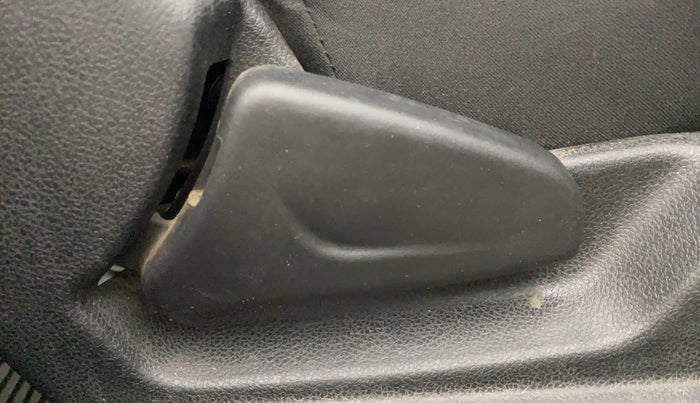 2017 Renault Kwid RXT 0.8, Petrol, Manual, 45,145 km, Driver Side Adjustment Panel