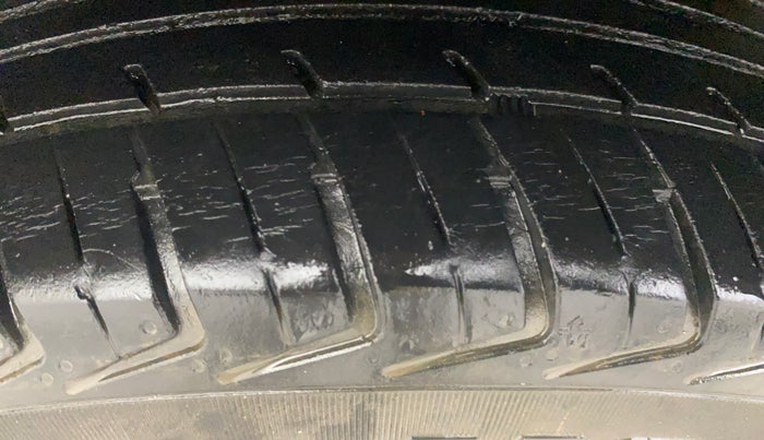 2018 Datsun Redi Go T(O) 1.0 AMT, Petrol, Automatic, 82,507 km, Right Rear Tyre Tread