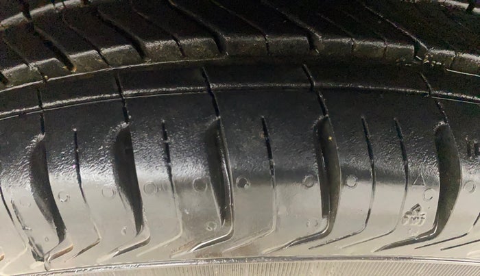 2018 Datsun Redi Go T(O) 1.0 AMT, Petrol, Automatic, 82,507 km, Left Front Tyre Tread