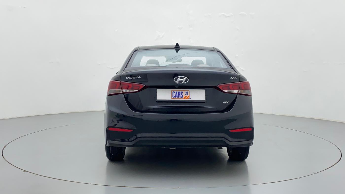 2018 Hyundai Verna 1.6 CRDI SX + AT, Diesel, Automatic, 38,821 km, Back/Rear