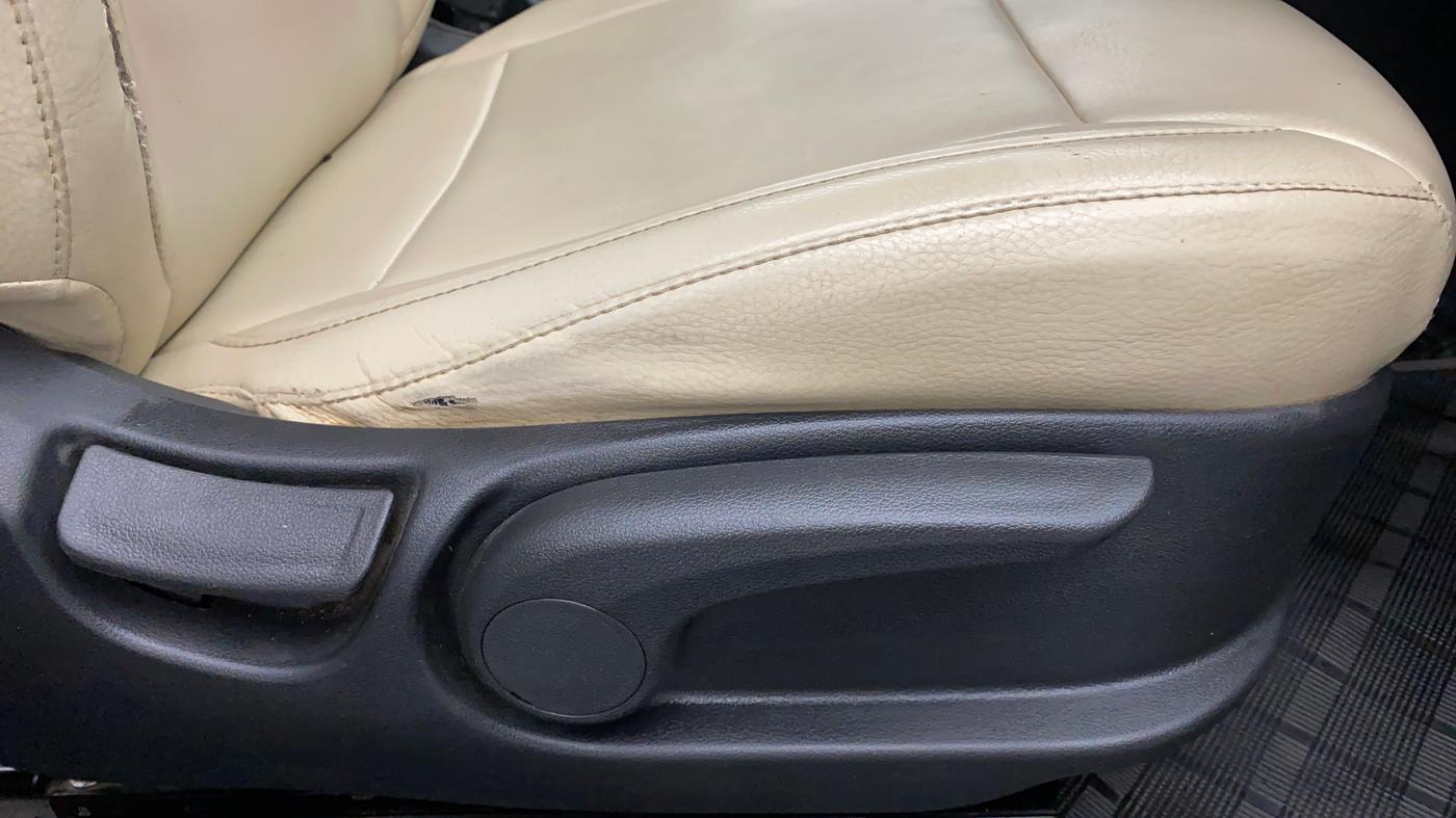 2018 Hyundai Verna 1.6 CRDI SX + AT, Diesel, Automatic, 38,821 km, Driver Side Adjustment Panel
