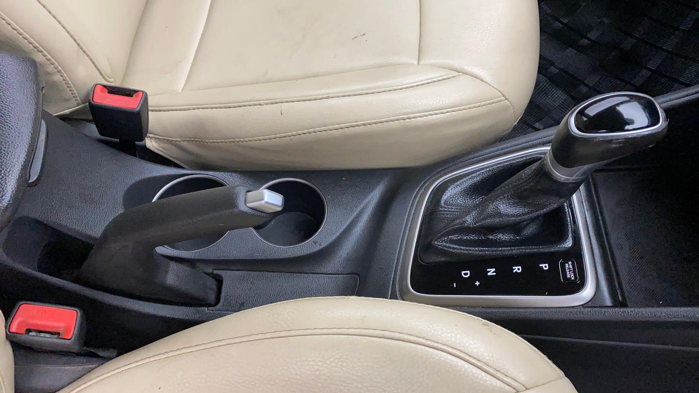 2018 Hyundai Verna 1.6 CRDI SX + AT, Diesel, Automatic, 38,821 km, Gear Lever