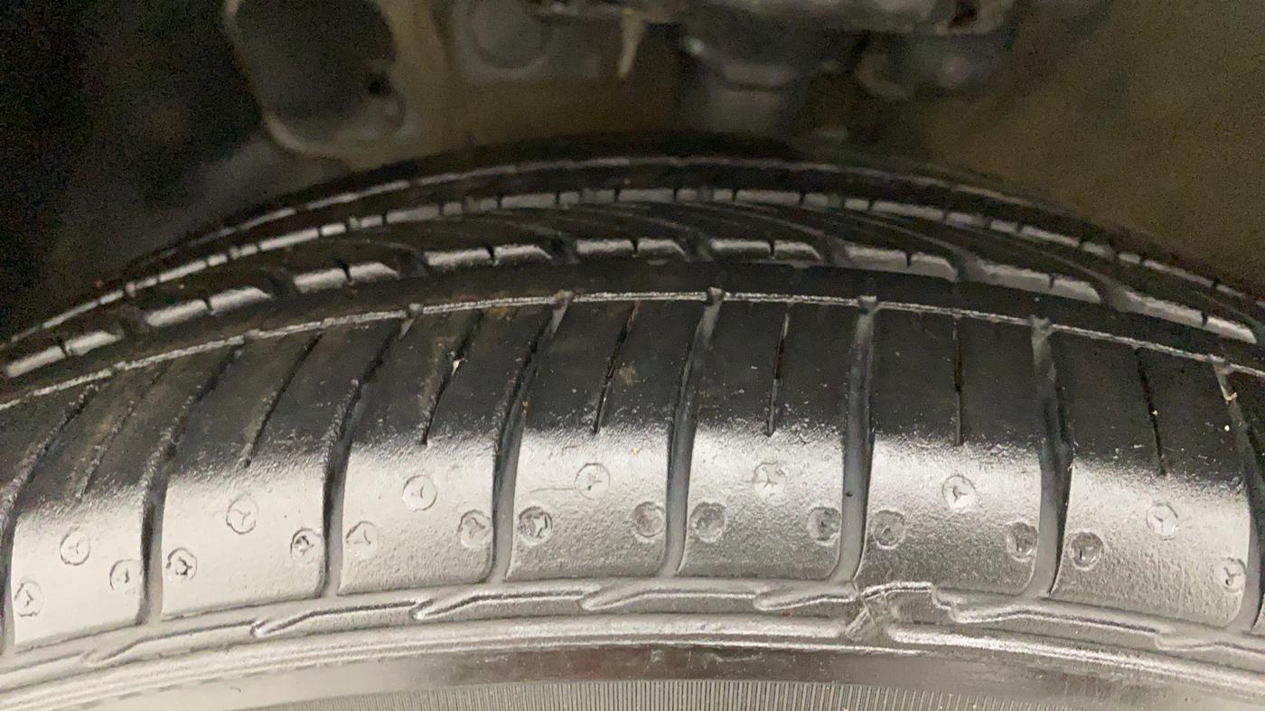 2018 Hyundai Verna 1.6 CRDI SX + AT, Diesel, Automatic, 38,821 km, Left Front Tyre Tread