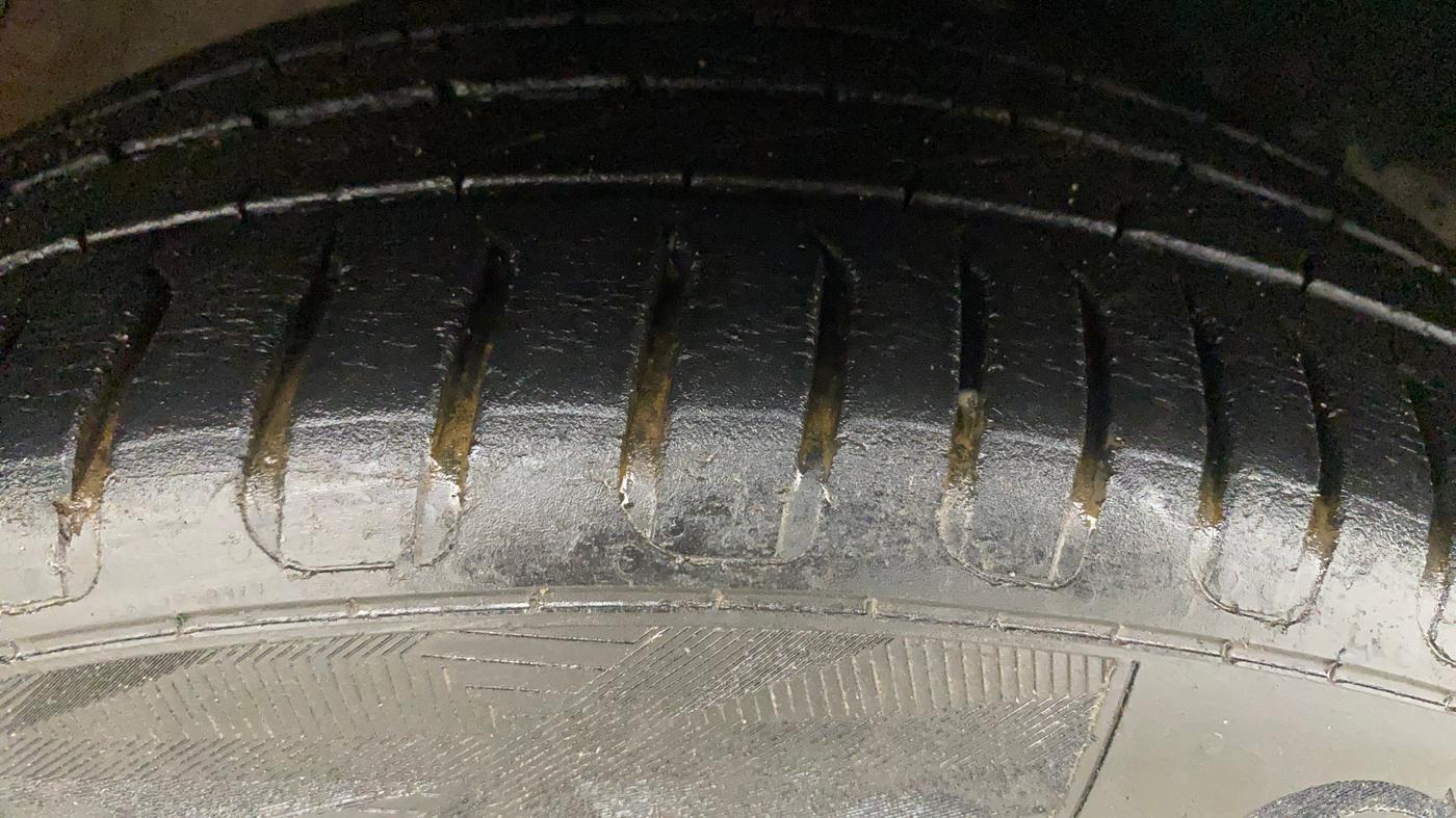 2021 MG ASTOR SAVVY 1.5 CVT, Petrol, Automatic, 40,207 km, Right Front Tyre Tread