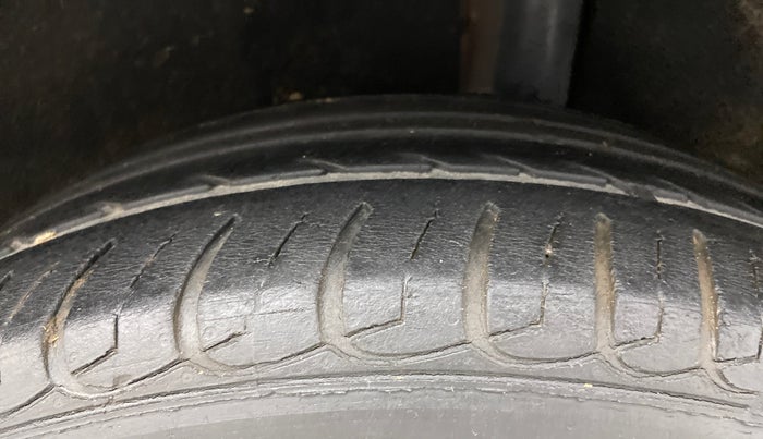 2016 Ford Ecosport TITANIUM 1.5L PETROL AT, Petrol, Automatic, 62,773 km, Left Rear Tyre Tread