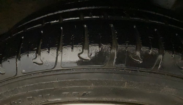 2014 Hyundai Grand i10 SPORTZ 1.2 KAPPA VTVT, Petrol, Manual, 17,274 km, Left Rear Tyre Tread
