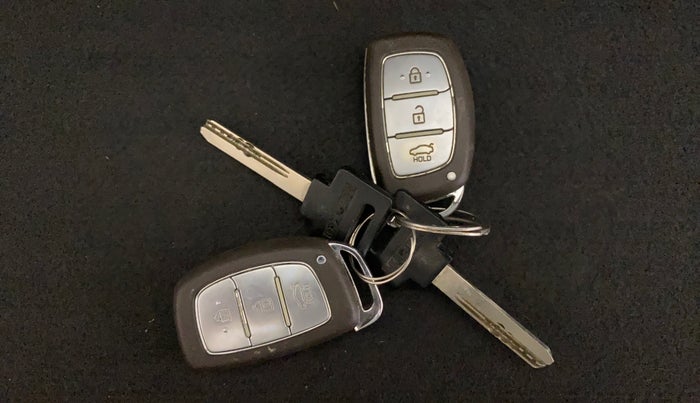 2014 Hyundai Grand i10 SPORTZ 1.2 KAPPA VTVT, Petrol, Manual, 17,274 km, Key Close Up