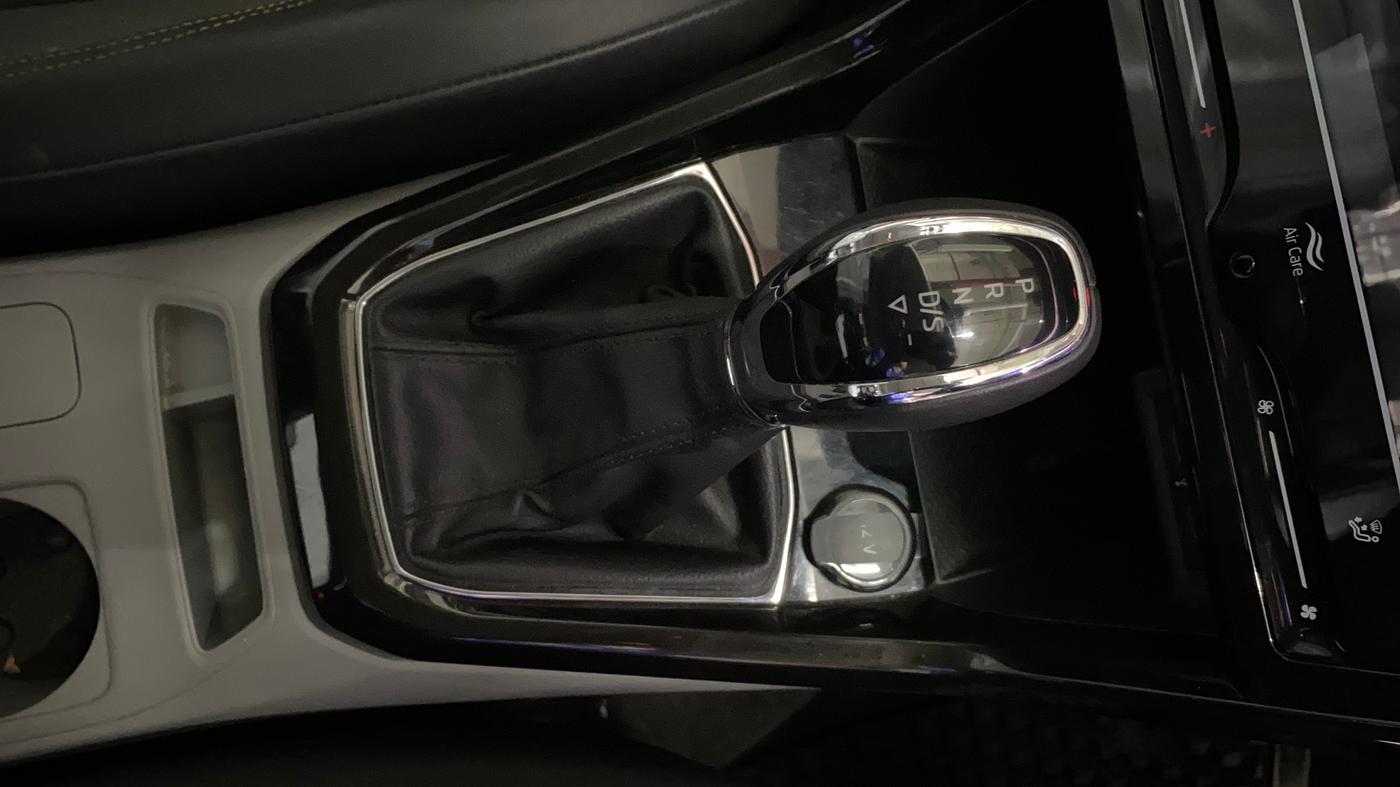 2021 Skoda KUSHAQ STYLE 1.0L TSI AT, Petrol, Automatic, 26,533 km, Gear Lever