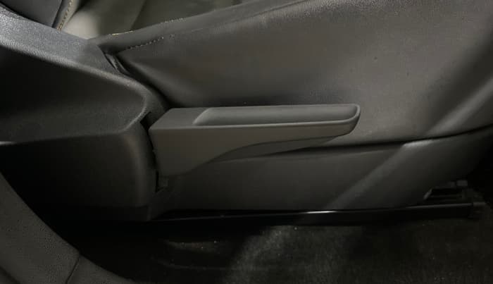 2021 Skoda KUSHAQ STYLE 1.0L TSI AT, Petrol, Automatic, 26,533 km, Driver Side Adjustment Panel