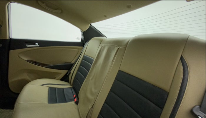 2015 Hyundai Verna FLUIDIC 4S 1.6 VTVT S, Petrol, Manual, 52,816 km, Right Side Rear Door Cabin