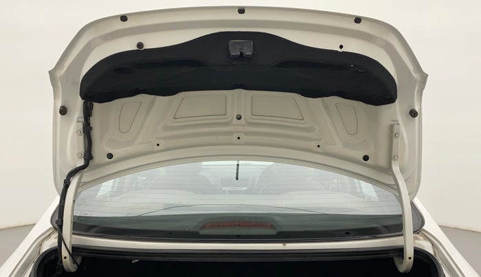 2015 Hyundai Verna FLUIDIC 4S 1.6 VTVT S, Petrol, Manual, 52,816 km, Boot Door Open