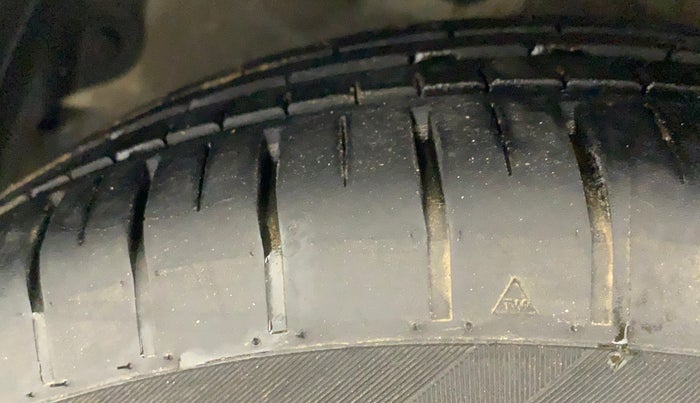 2015 Hyundai Verna FLUIDIC 4S 1.6 VTVT S, Petrol, Manual, 52,816 km, Left Front Tyre Tread