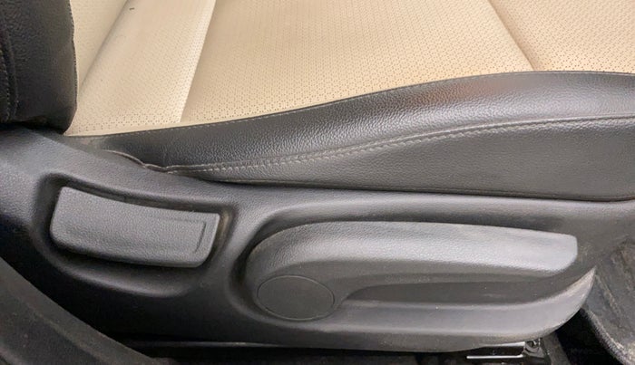 2018 Hyundai Verna 1.6 VTVT SX (O) AT, Petrol, Automatic, 39,051 km, Driver Side Adjustment Panel