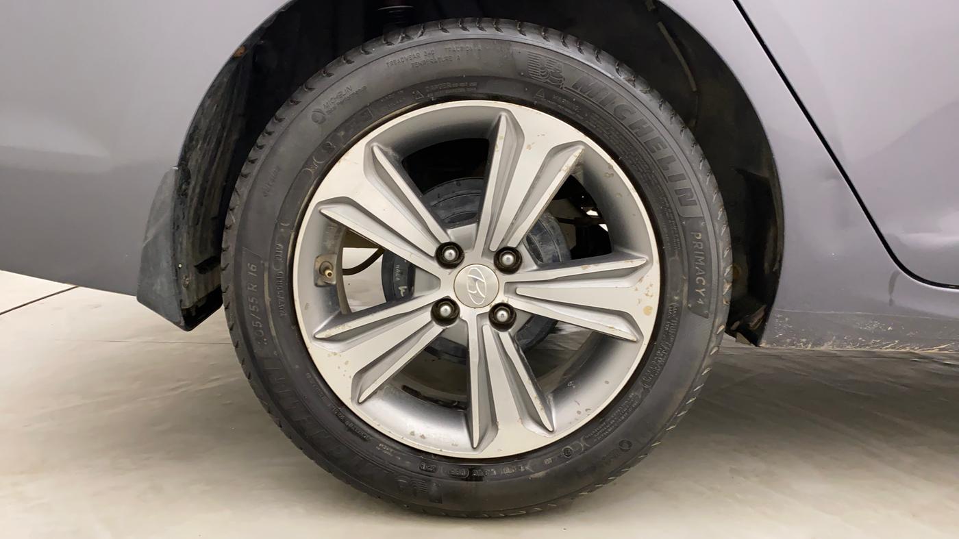 2018 Hyundai Verna 1.6 VTVT SX (O) AT, Petrol, Automatic, 39,051 km, Right Rear Wheel