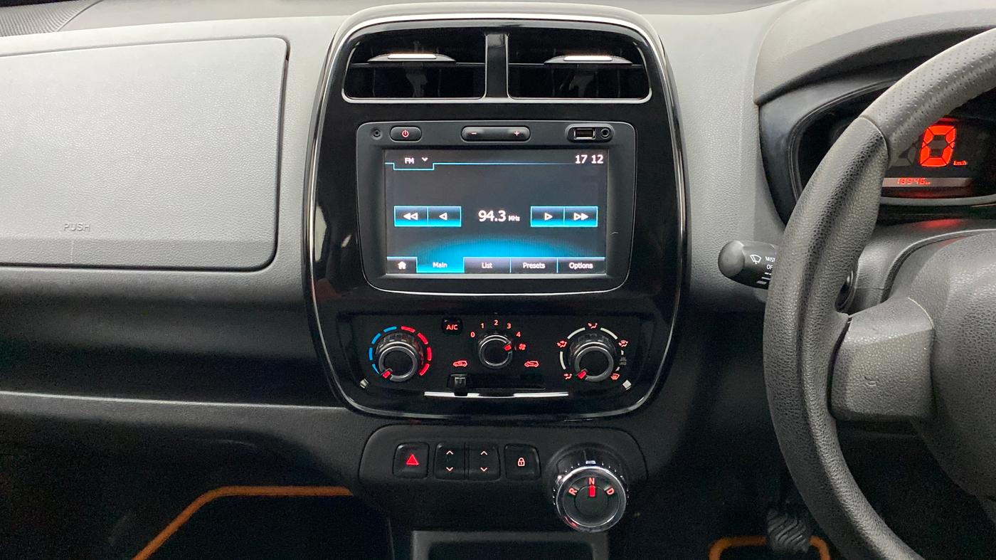 2017 Renault Kwid RXT 1.0 AMT (O), Petrol, Automatic, 18,943 km, Air Conditioner